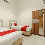 RedDoorz Syariah near Baiturrahman Aceh