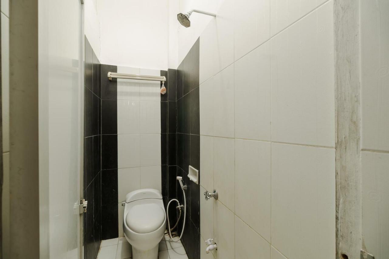 Hotel Reddoorz Syariah Near Baiturrahman Aceh 2*