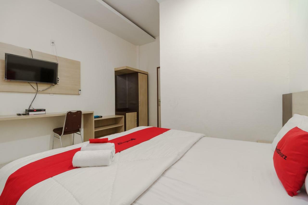 Hotel Reddoorz Syariah Near Baiturrahman Aceh