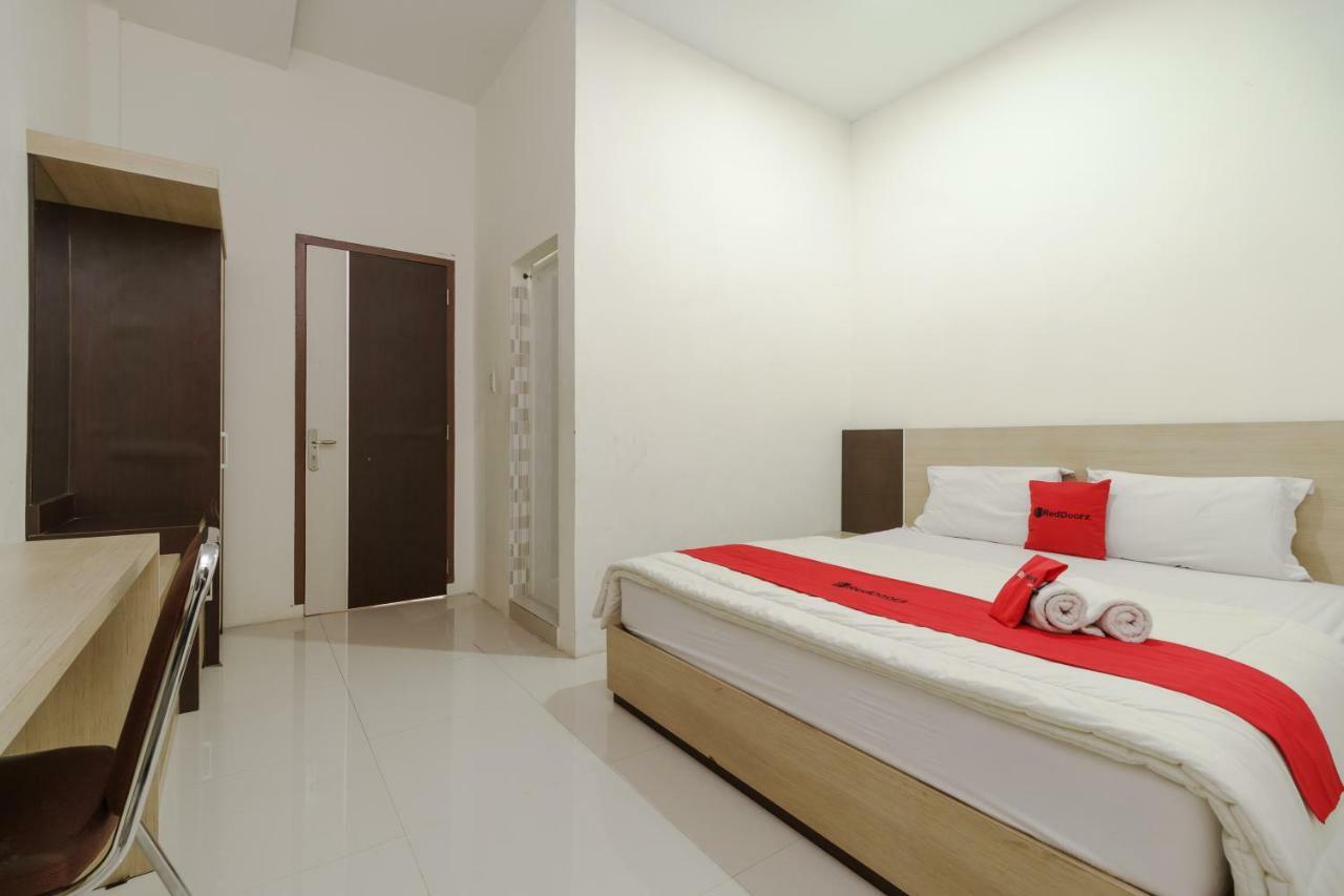 Hotel Reddoorz Syariah Near Baiturrahman Aceh Banda Aceh